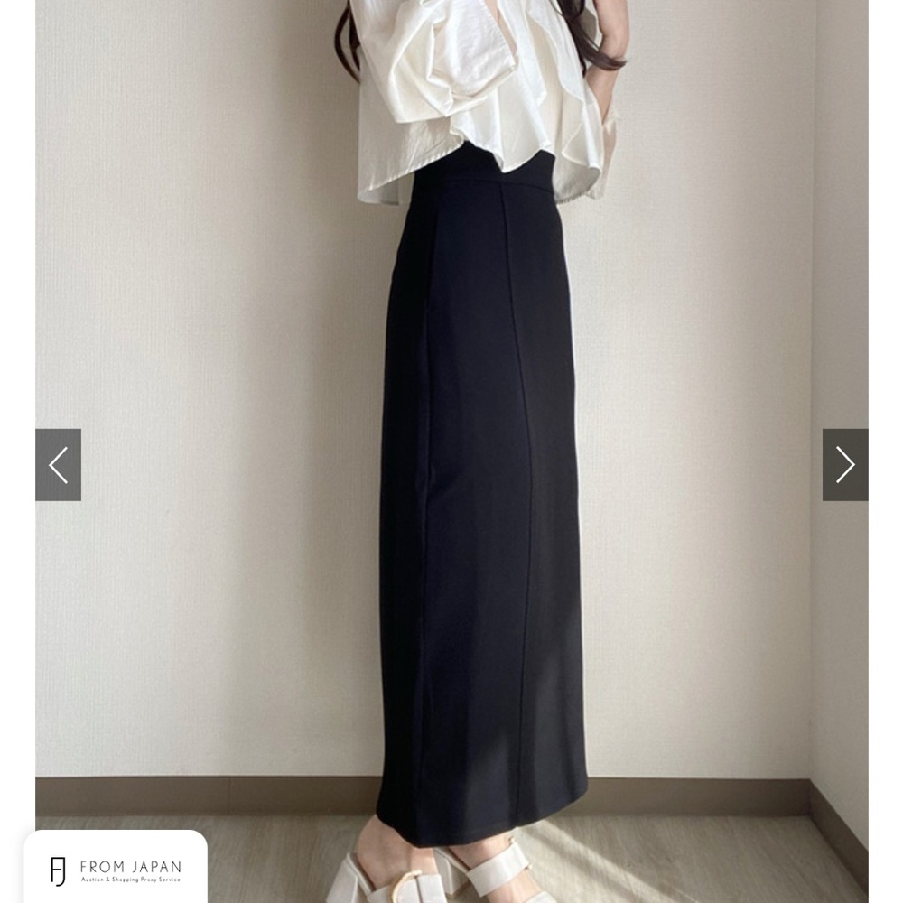 Chic Black-Slit Pencil Skirt